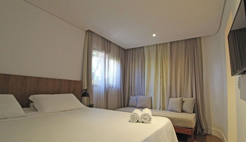 Habitación estándar con 1 cama doble o 2 individuales