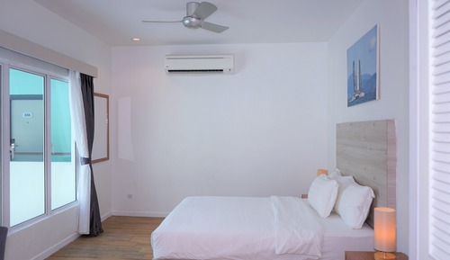 Habitación, 1 cama de matrimonio, no fumadores (Courtyard View)