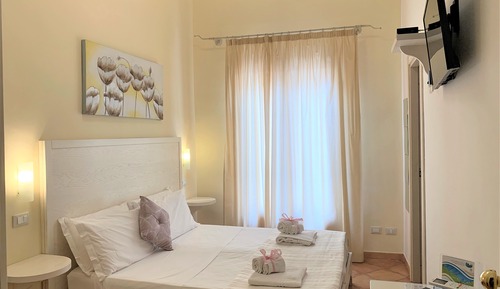 Habitación clásica con 1 cama doble o 2 individuales, baño privado, vistas a la ciudad