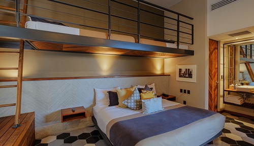 Suite con tapanco y jacuzzi interior