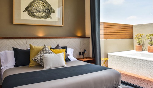 Suite con jacuzzi (interior o exterior)