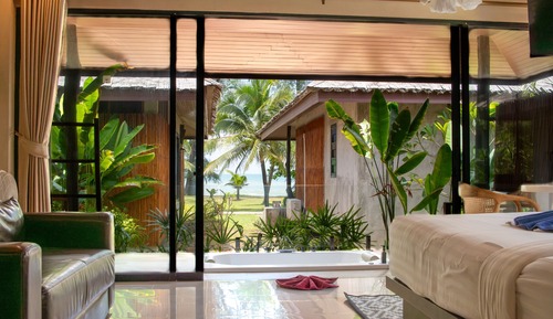 Deluxe Sea View Villa with Spa Bath