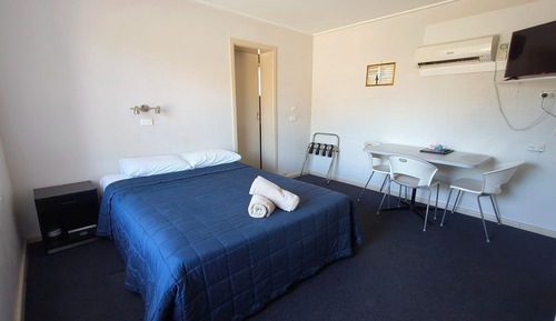 Apartamento, 2 habitaciones, cocina básica