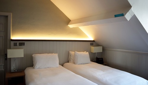 Habitación estándar con 1 cama doble o 2 individuales