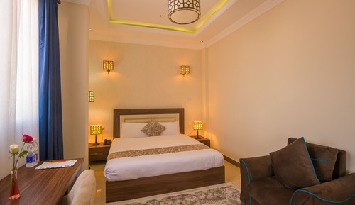 Habitación superior, 1 cama de matrimonio grande, vistas a la ciudad