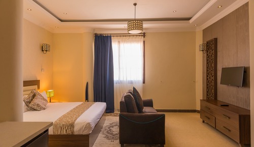 Suite, 1 habitación, cocina básica, vistas a la ciudad