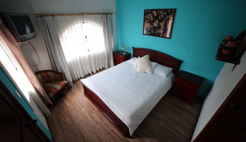 Habitación clásica doble, 1 cama de matrimonio, baño privado, vistas a la colina