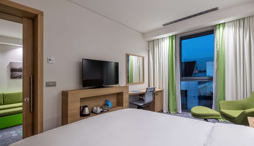 Habitación, 1 cama de matrimonio con sofá cama, balcón