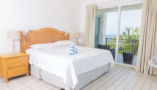 Apartamento familiar, 3 habitaciones, vistas al mar, frente a la playa