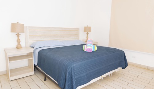 Apartamento familiar, 2 habitaciones, vistas parciales al mar