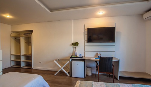 Apartamento superior, balcón, vistas parciales al mar (Luxo Superior)