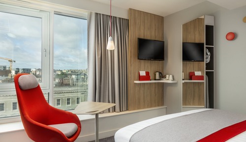 Habitación estándar, 1 cama doble, vistas a la ciudad (with Free Hot Breakfast)
