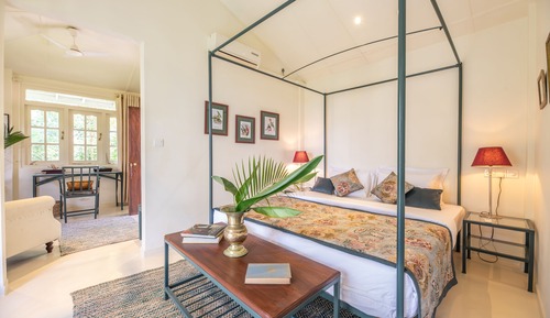 Suite junior, 1 cama de matrimonio grande, vistas al jardín (Dumas)