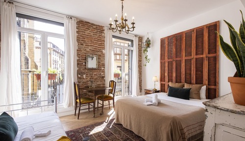 Habitación triple clásica, balcón, vistas a la ciudad
