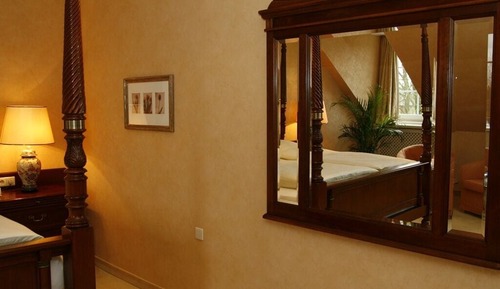 Suite, baño privado (Suite mit Badewanne)