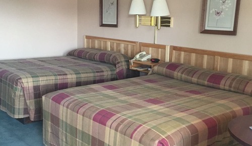 Habitación tradicional doble, 2 camas de matrimonio, frigorífico y microondas