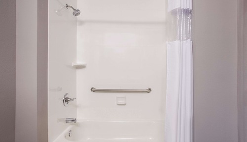 Habitación, 2 camas de matrimonio, accesible para personas con discapacidad (Mobility Accessible)