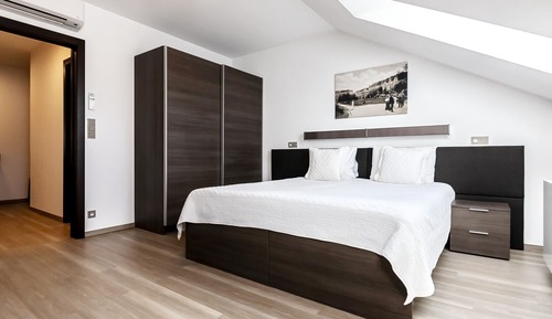 Estudio City, 1 cama de matrimonio, cocina básica (Attic)