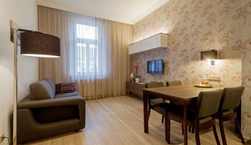 Apartamento Deluxe, cocina básica, vistas al patio