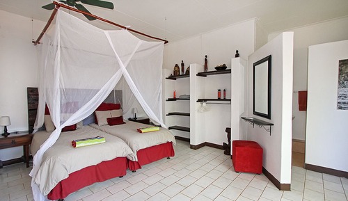Habitación estándar con 1 cama doble o 2 individuales, 1 habitación (Warthog)