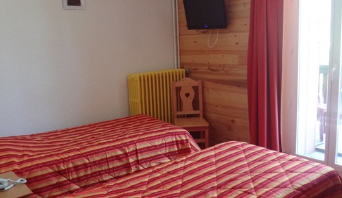 Habitación con 2 camas individuales