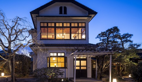 Dúplex tradicional, en edificio anexo (Japanese Style)