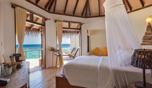 Villa, vistas al mar, sobre el agua
