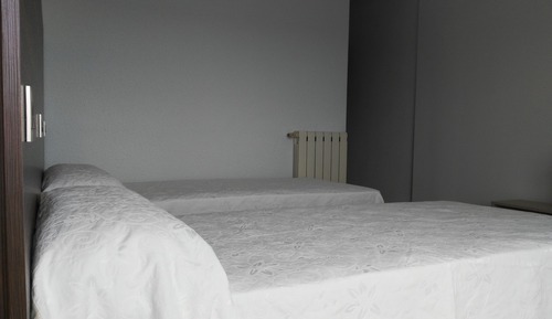 Habitación básica con 1 cama doble o 2 individuales, 1 habitación