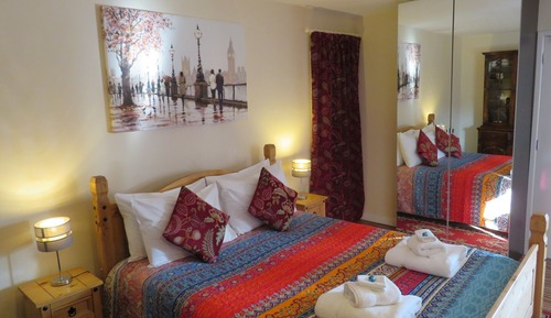 Double Room, Ensuite, Garden View (Crimson)