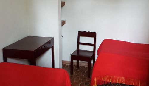 Habitación con 2 camas individuales