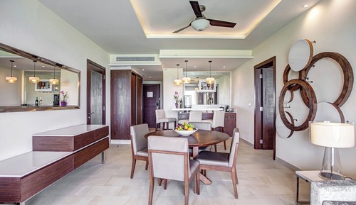 Luxury Presidential one Bedroom swim out Diamond Club