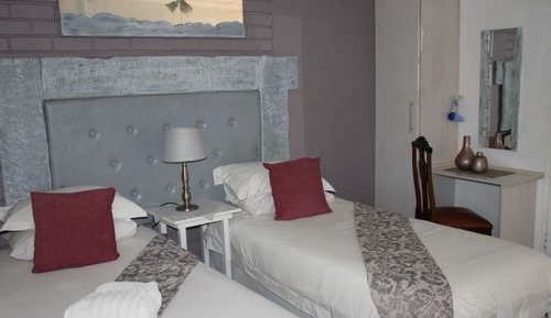 Habitación con 1 cama doble o 2 individuales