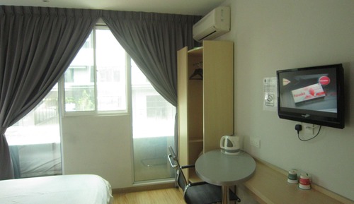 Habitación superior con 2 camas individuales (With Window)