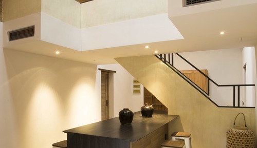Casa familiar, varias habitaciones, en la zona del patio