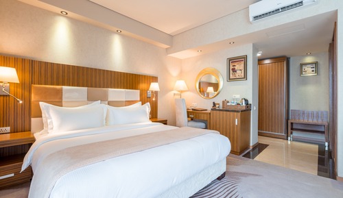 Habitación Deluxe doble, 1 cama de matrimonio grande, vistas a la piscina