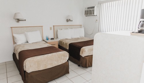 Habitación individual básica, frigorífico y microondas (Type I, Building 2 - Small Basic Unit)