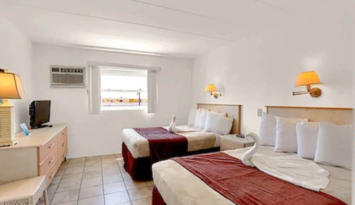 Habitación Deluxe doble, 2 camas dobles, cocina básica (Type G, Building 2)