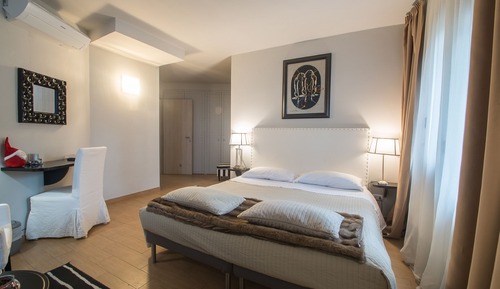Habitación Deluxe con 1 cama doble o 2 individuales, vistas a la ciudad