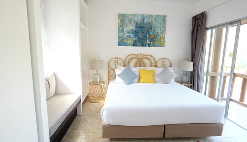 Habitación superior con 1 cama doble o 2 individuales