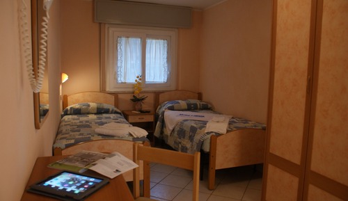 Habitación económica con 1 cama doble o 2 individuales