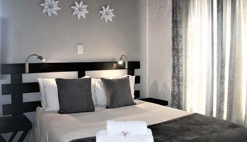 Estudio ejecutivo, 1 cama doble, baño privado, vistas al jardín (2 Berth)