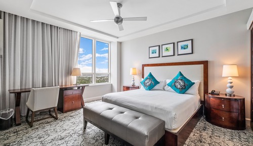 2 Bedroom Suite, Bedroom 1: 1 King, Bedroom 2: 2 Double, Bathrooms: 2, Ocean view, Balcony
