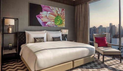 Thonburi Suites
