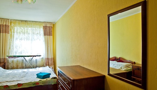 Apartamento familiar, 1 habitación, balcón (83A Kunaev St.)