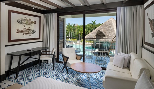 Junior Suite El Beso Pool View