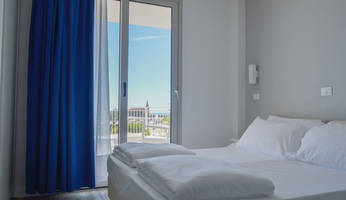 Habitación triple Confort, vistas al mar