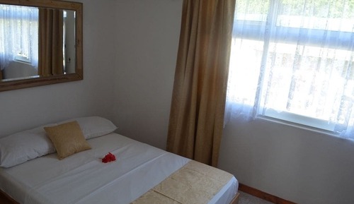 Casa panorámica, 2 habitaciones, cocina básica, vistas al mar