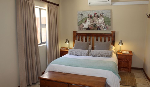 LUXURY ROOM 08 