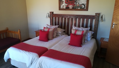 LUXURY ROOM 12 