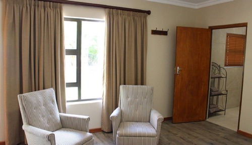 LUXURY ROOM 11 